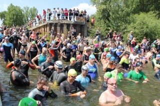 Hopman triatlon 2025 (Jirka Šmerák) - plavání - titulní fotka alba